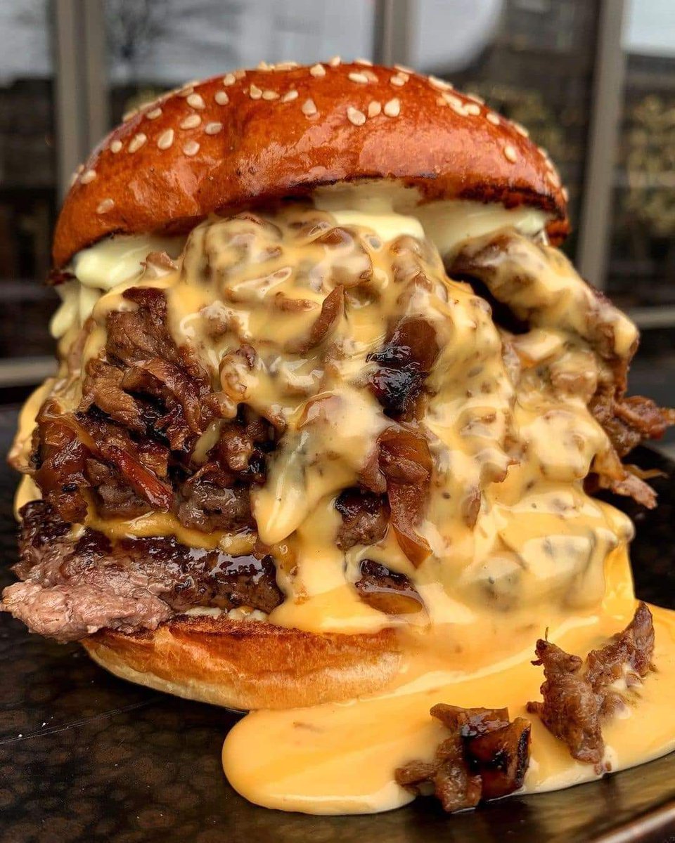 MadScientistFF's tweet photo. What would you add to this burger? https://t.co/CeXqlNMU9v