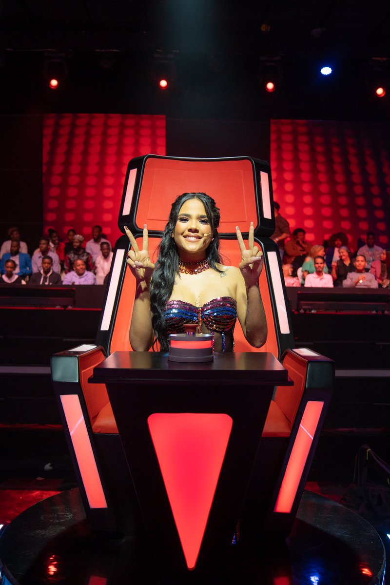 Continuamos con el Team del Poderío, el #TeamEddy🔥 Hoy nos acompaña la hermosa <a href="/MarthaHerediaR/">Martha Heredia</a> como Coach Invitada❤️ y mirenla que linda está🥰 #TheVoiceDominicana