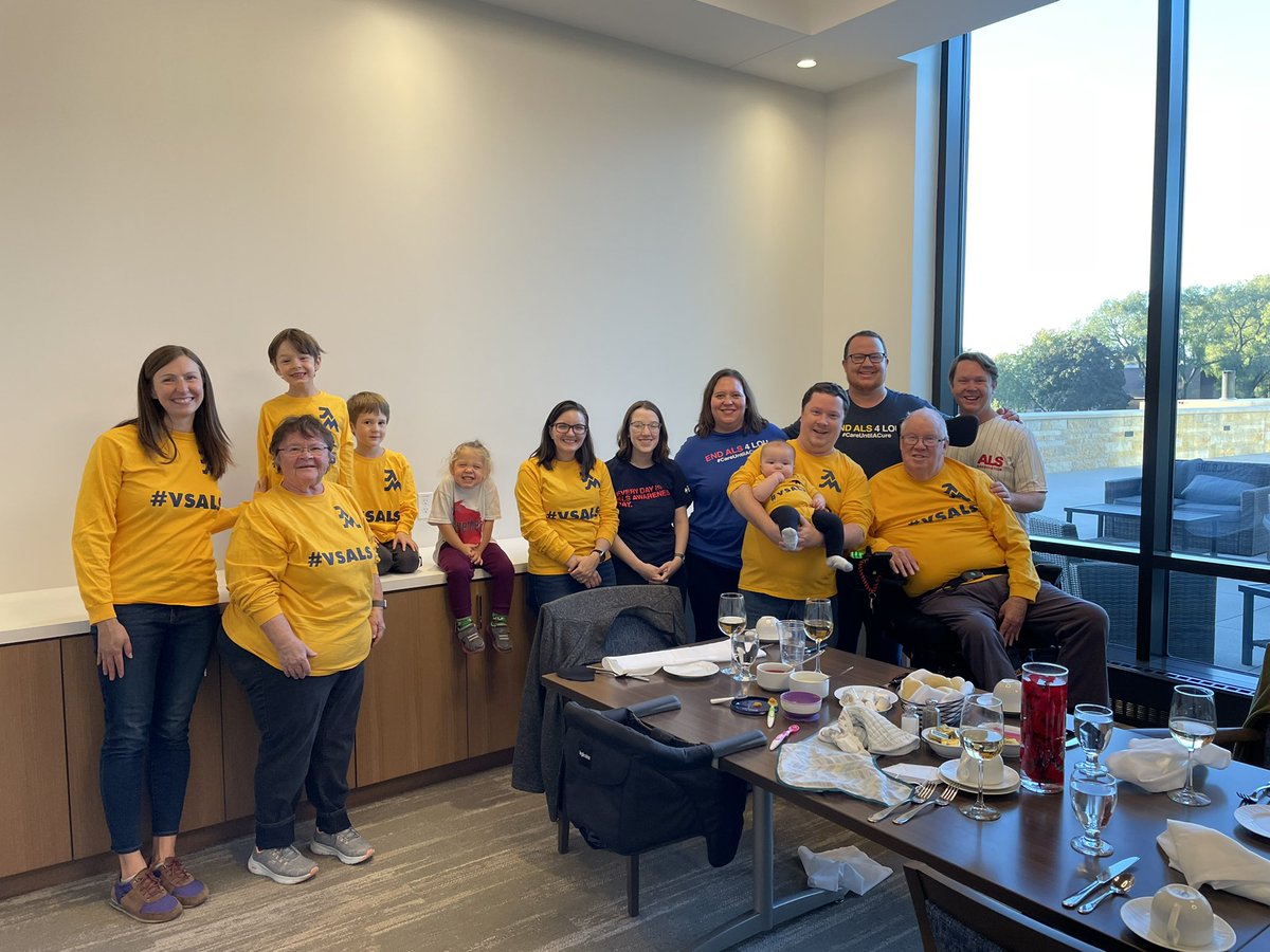 mattmountin's tweet image. Fun family dinner the night before the @ALSAWisconsin Milwaukee Walk to Defeat ALS. Some nice @obvious_shirts too!