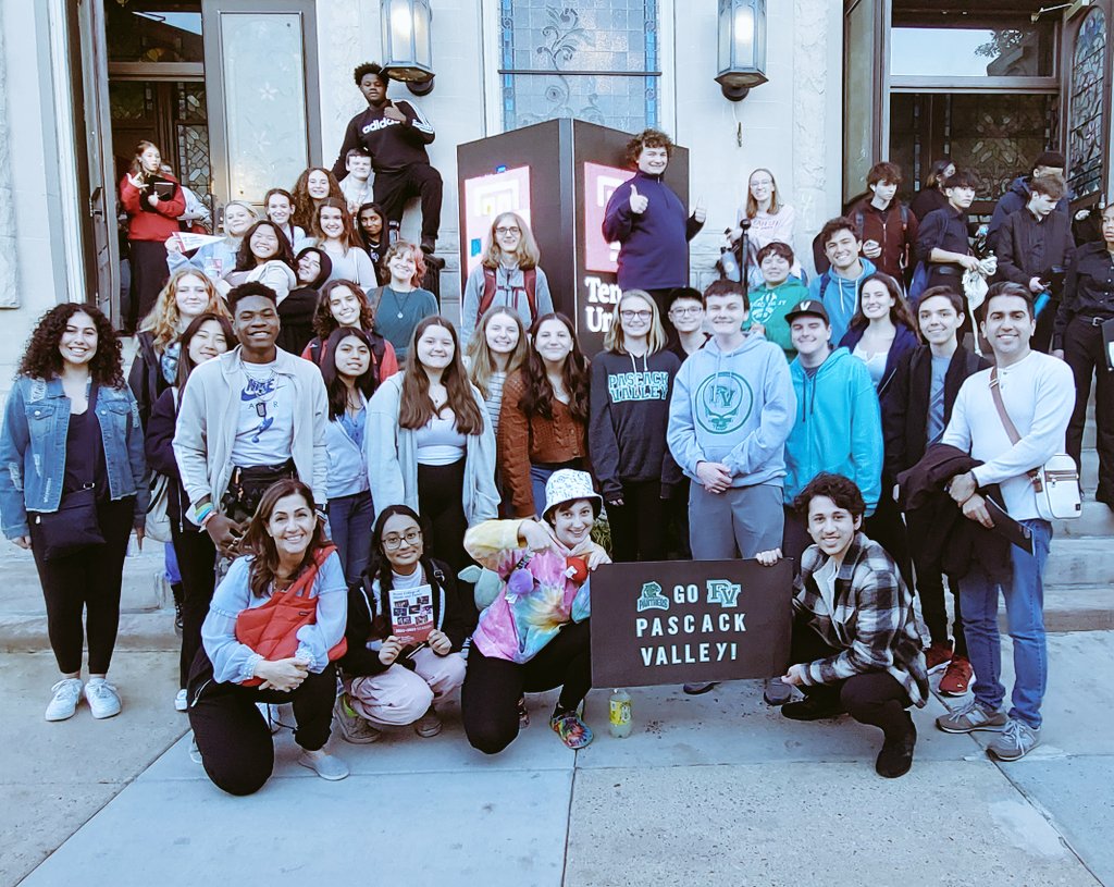 arginesafari's tweet image. @TempleUniv Cantate Festival -beautiful music, great learning and bonding experience. Thank you to my amazing @pvhs_choir,  @PVMusicSociety students, I an proud of you! @PascackValleyHS
@SraNRodriguez @ArtsEdNJ @pvrhsd