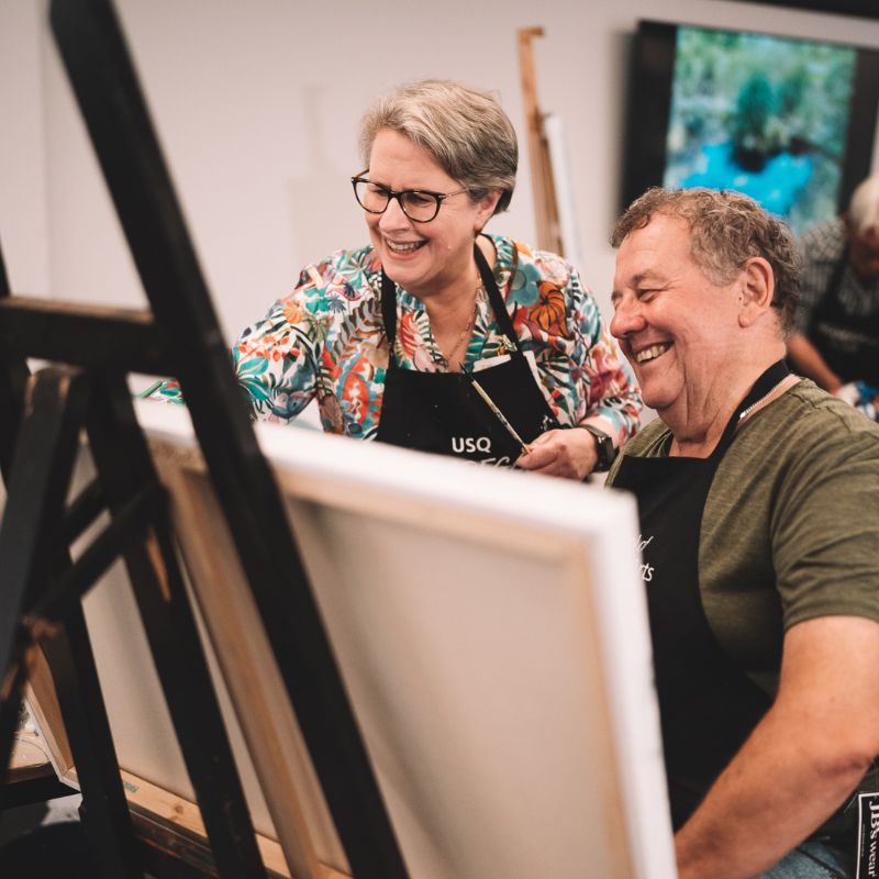 unisqaus's tweet photo. What did we do on the weekend? 🎨

Captured the beauty and significance of our Gumbi Gumbi Gardens with Artist David Hinchliffe! 

@UniSQVC 💛