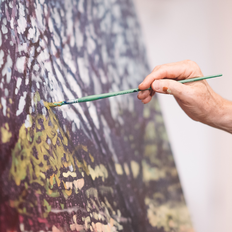 unisqaus's tweet photo. What did we do on the weekend? 🎨

Captured the beauty and significance of our Gumbi Gumbi Gardens with Artist David Hinchliffe! 

@UniSQVC 💛
