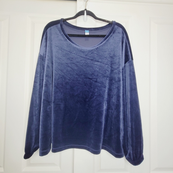 LastingBeauty_'s tweet photo. So good I had to share! Check out all the items I'm loving on @Poshmarkapp #poshmark #fashion #style #shopmycloset #oldnavy #zara #forloveandlemons: https://t.co/BcpImGLCiT https://t.co/owt3me0rIC