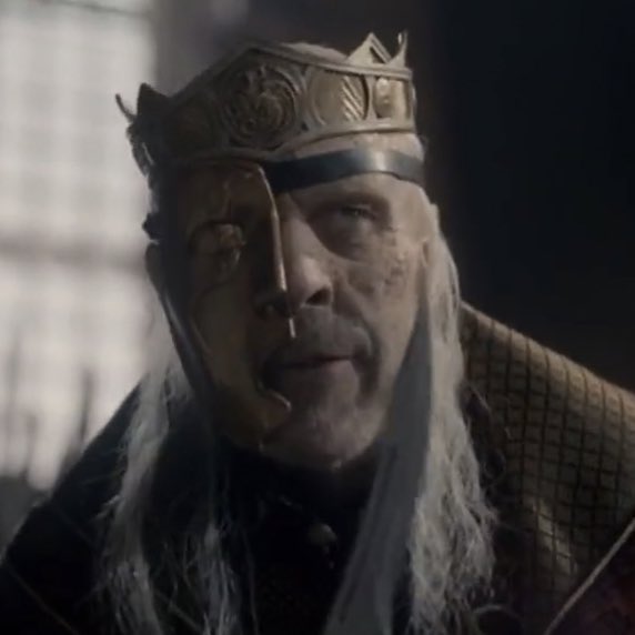 Ahem I know this is a rough time but Viserys ur not wearing ur mask according to the CDC guidelines 

#HouseOfTheDragon #hotd