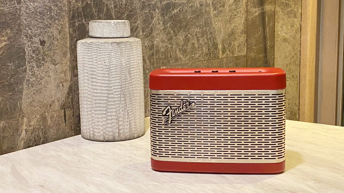 KomsakAddams's tweet photo. รีวิวลำโพงบลูทูธดีไซน์คลาสสิกของ Fender ค่ะ คุณภาพเสียงคือปลดล็อกสกินหูทองคำสุดๆ วางเฉยๆก็สวยแล้ว ชาร์จไม่เกิน4ชม. ฟังไปเลย12ชม.ฉ่ำๆ นี่ไม่ได้แค่มาอวดนะคะ แต่แจกฟรีด้วย

กติกา : รีทวีต+เม้นท์ใต้โพสต์นี้ว่า อยากได้เอาไปฟังเพลงอะไร? เพราะอะไร? คำตอบใครจ๊าบใจที่สุด เดี๋ยวให้ค่ะ https://t.co/mtwx12UruX