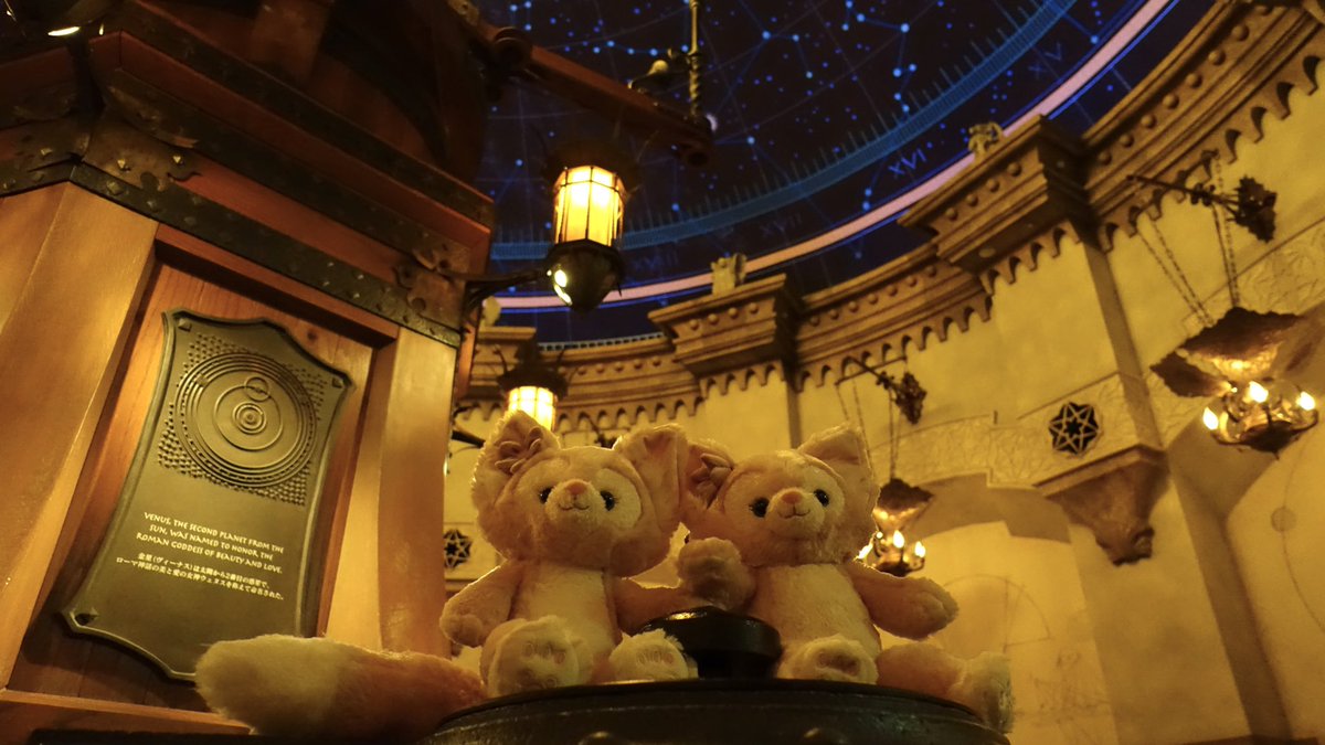 toritokiwmw's tweet photo. 先日、約3年ぶりにディズニーシーに行ってきました！
久しぶり過ぎて挙動不審になりながらも満喫しました。毎度の事ながら雨女の力を発揮してしまいましたが、入園と同時に雨が止むという奇跡！！そして、無事にリーナ・ベルをお迎え出来ました🦊
付き合ってくれた友人にも感謝！！ありがとう🙏🙏 https://t.co/MSRIgsF3n0