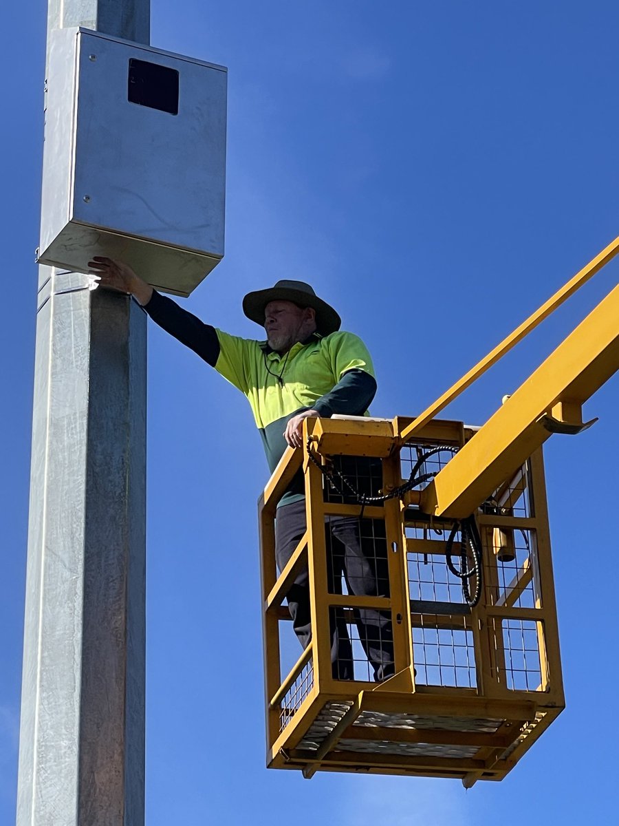 Just wondering how the frogs get up here ⁦<a href="/PVCCBats/">Plenty Valley CC</a>⁩