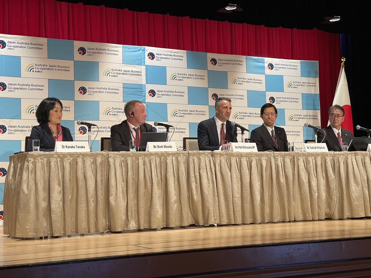 Premier @PMalinauskasMP addressing the Japan Australia Business Co-operation Committee.  The topic is about SA’s journey towards decarbonisation, #Renewables, #GreenHydrogen & new manufacturing & job creation opportunities for Japanese businesses in our great state. #JABCC