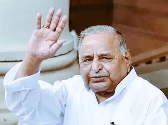 MrManoj0606's tweet photo. भारतीय राजनीति के शोषित,वंचितों, पिछड़ो,नवजवानों व किसानों के नेता,लोहिया,जेपी के बिरासत व समाजवादी विचारधारा व हजारो राजनेताओं के अभिभावक उप्र के पूर्वमुख्यमंत्री व पूर्वरक्षामंत्री आदरणीय श्री मुलायम सिंह यादव"नेता"जी का निधन भारतीय राजनीति के लिए एक सुनहरे "मुलायम"युग का अंत। https://t.co/P2mgymioci
