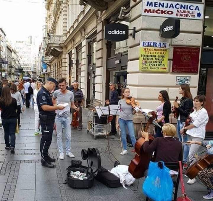 PatogeniP's tweet photo. Sve ostalo je rešeno, samo oni smetaju. https://t.co/EsVZzjduwS