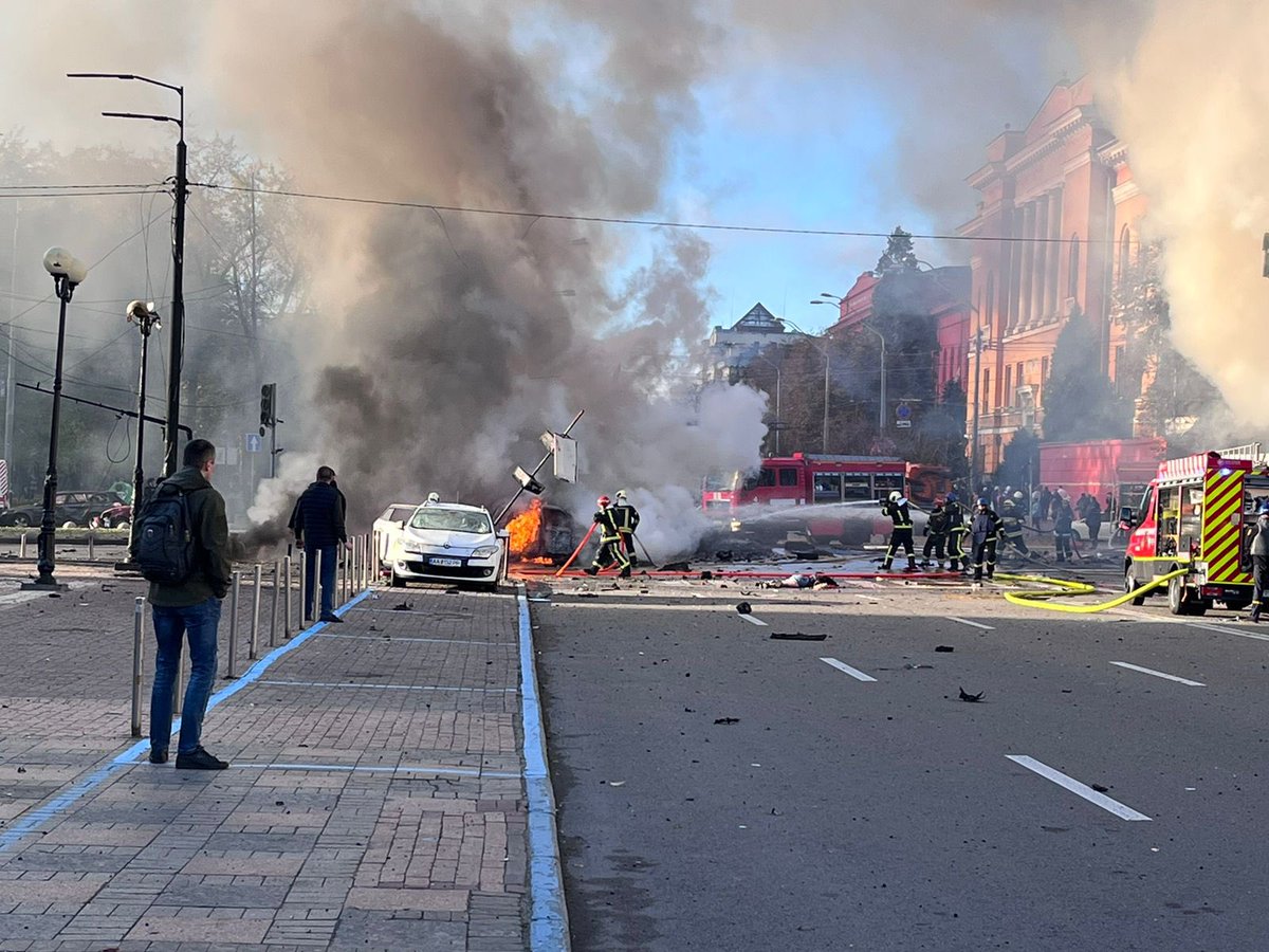 Just minutes from my home. Just 20 minutes ago. What is #Russia trying to hit? The national university? The park? Or the playground?