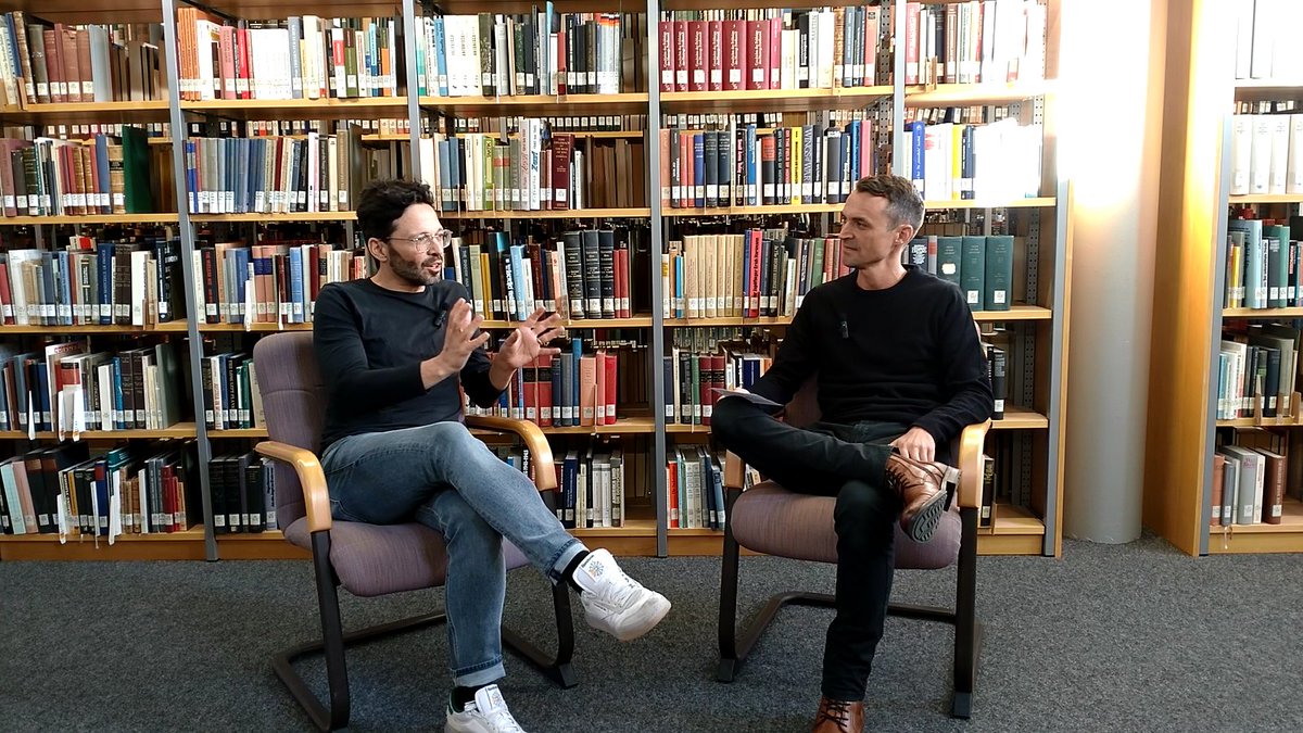 Natürlich haben wir auch mit den Organisatoren der #ITMG2022 gesprochen. Interview mit <a href="/f_reichherzer/">FReichherzer</a> zu Auswirkungen des #UkraineKrieg auf die Tagung und der Bedeutung von Verrechtlichung von Gewalthandlungen allgemein.

#Militärgeschichte #wisskomm

youtube.com/watch?v=S7cw2e…