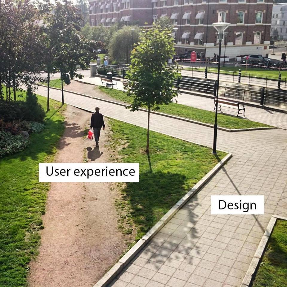 klientomania's tweet photo. #userexperience vs #design.  Poważnie ?
To jedno z często przywoływanych zdjęć sugerujących, jak bezmyślni są projektanci rozmaitych usług. Na ulicach obowiązują przepisy ruchu drogowego. Czy jeżeli uznam, że moje #UX będzie lepsze przejdę na wskroś ronda czy skrzyżowania?
#cx https://t.co/v5ZnTGvReQ