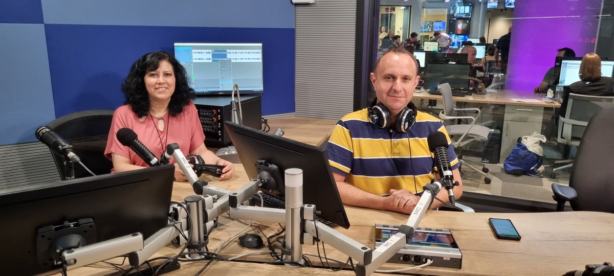 שלום חברים.. מזמינה אתכם להצטרף אלינו, להאזין לתוכנית מיוחדת לחג סוכות, " חיבורים מתחת לסוכה", חיפשנו ומצאנו הרבה דברים מיוחדים. היום, שני, מ 12:00 עד 14:00, העורכת הנהדרת איילת דוידי, חברי ערן זינגר ואני. תמיד ברשת ב'. 
<a href="/eran_singer/">ערן זינגר</a> <a href="/ayalad/">ayelet davidi peso</a>