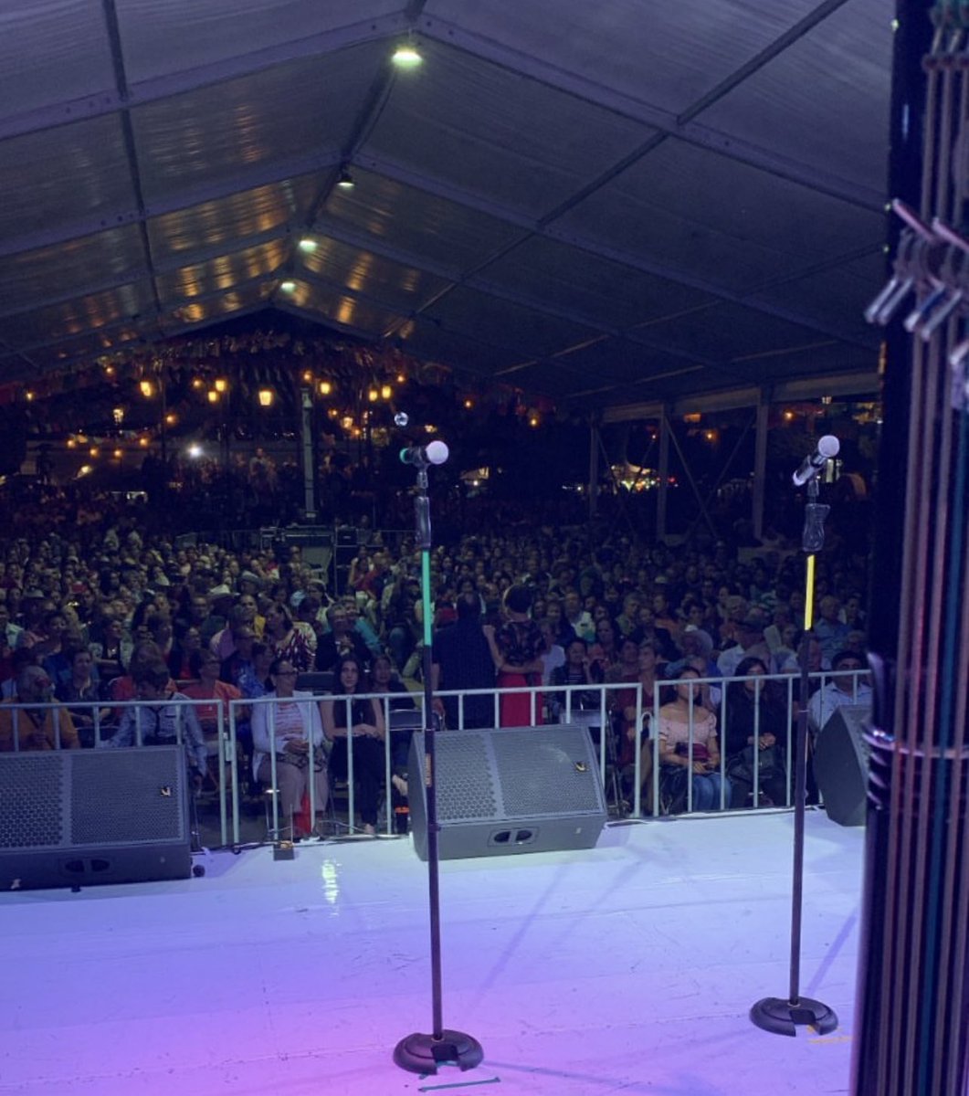 msoldemexico's tweet photo. ¡De Tecalitlán Los Sones! Muchas gracias Tecalitlán bonito. #mariachisoldemexicodejosehernandez #tecalitlan https://t.co/nOiEOV0H9h
