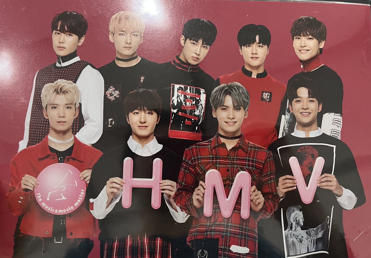 twinkyxstar's tweet photo. Youngbin picked up the SF9 photo that OP accidentally dropped and the way he looked at the photo in such a sweet longing way, the bgm not helping too…I’m not crying🥹 https://t.co/EC4dLOdNHg