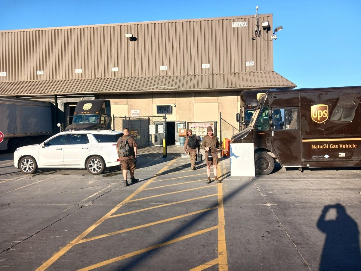 Space Cushions in Lenexa!!! Making sure guys are leaving a car length of space!! <a href="/ta_stover/">Terry Stover</a> <a href="/bwilliamskahf/">Brad Williams</a> <a href="/DebMassingill/">Deborah Massingill</a> <a href="/kelly_gonter/">Kelly Gonter</a> <a href="/scott_bremerman/">Scott Bremerman</a> <a href="/UPSManJohn/">Big Johnny O</a> <a href="/KateStriepe/">Kate Striepe</a> <a href="/JaradZimmerman/">Jarad Zimmerman</a>