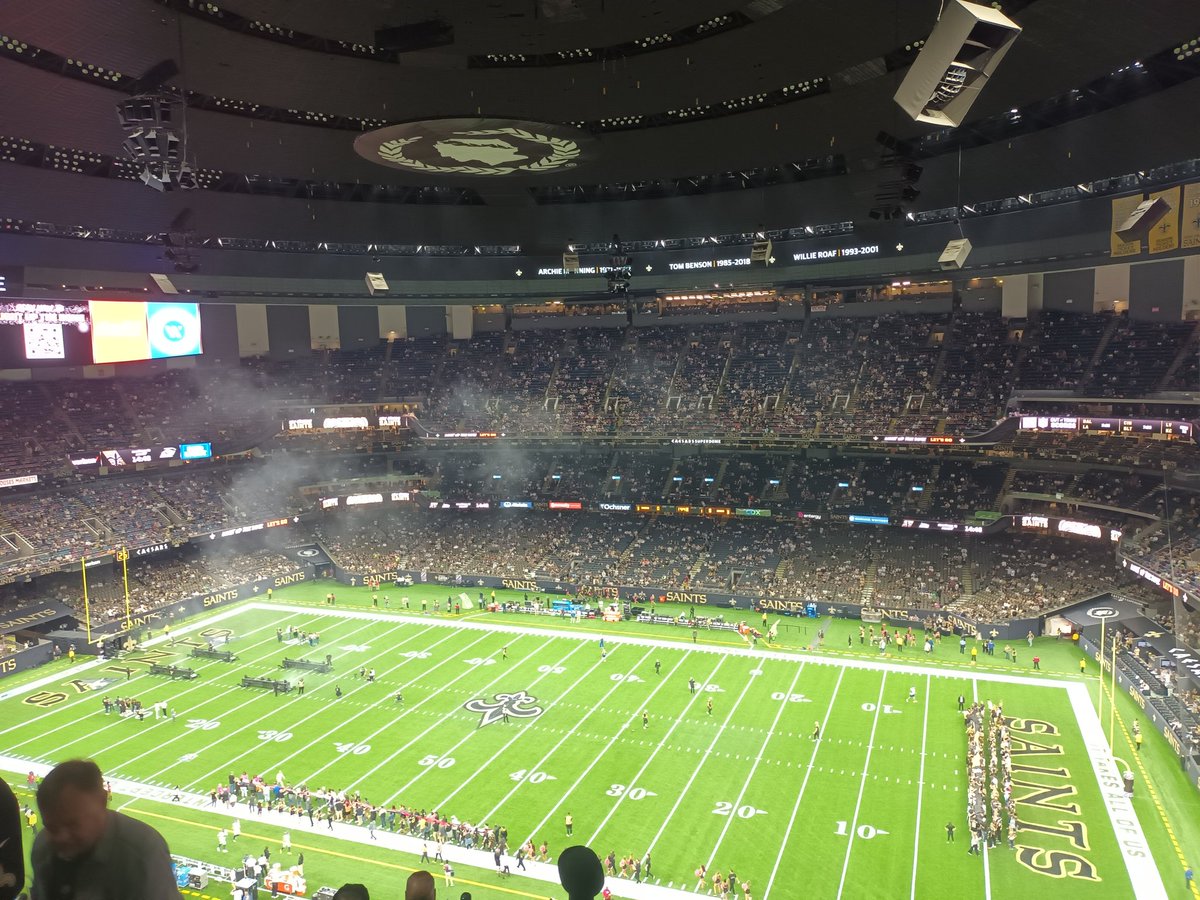 ColinPhillips06's tweet photo. New Orleans Saints 39 Seattle Seahawks 32. Caesars Superdome pretty spectacular. #movedemchains #Saints https://t.co/T7xOsOoBDB
