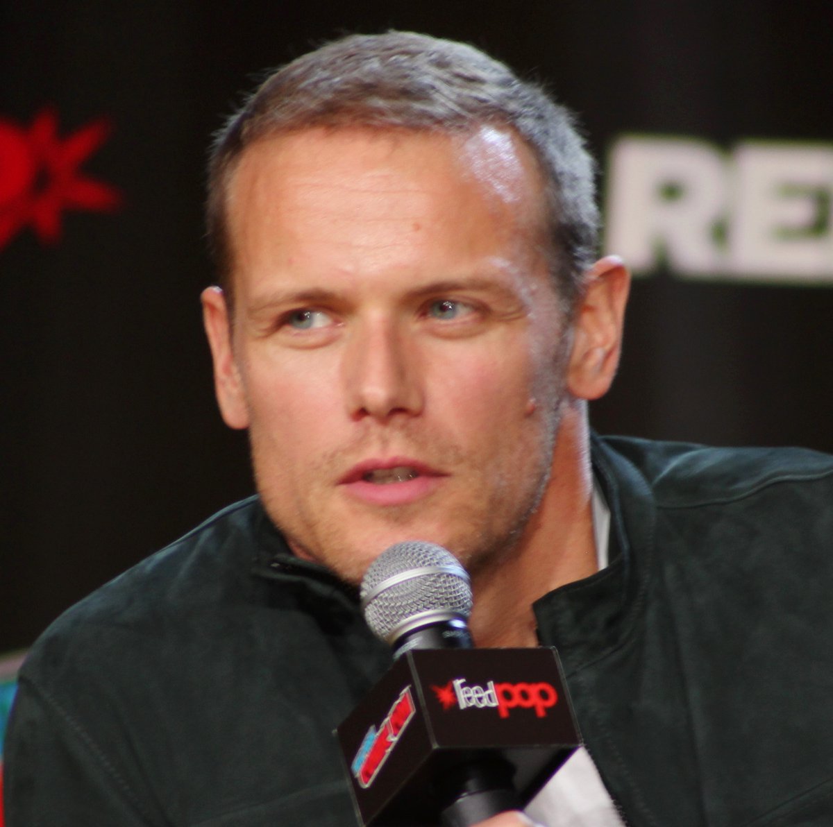 Mariann14273520's tweet photo. OK, get ready!!  I brought my Canon with Telephoto lens to NYCC and got meet and greet and the Sat nite Q &amp; A panel.  Get ready for some "smolder" of Sam!!  Will post a few sets of these pics!!  @H_Forch @SchnepsTamara @marcy_couch  Please feel free everyone to Retweet!!!!! https://t.co/yxsxtaLUMX
