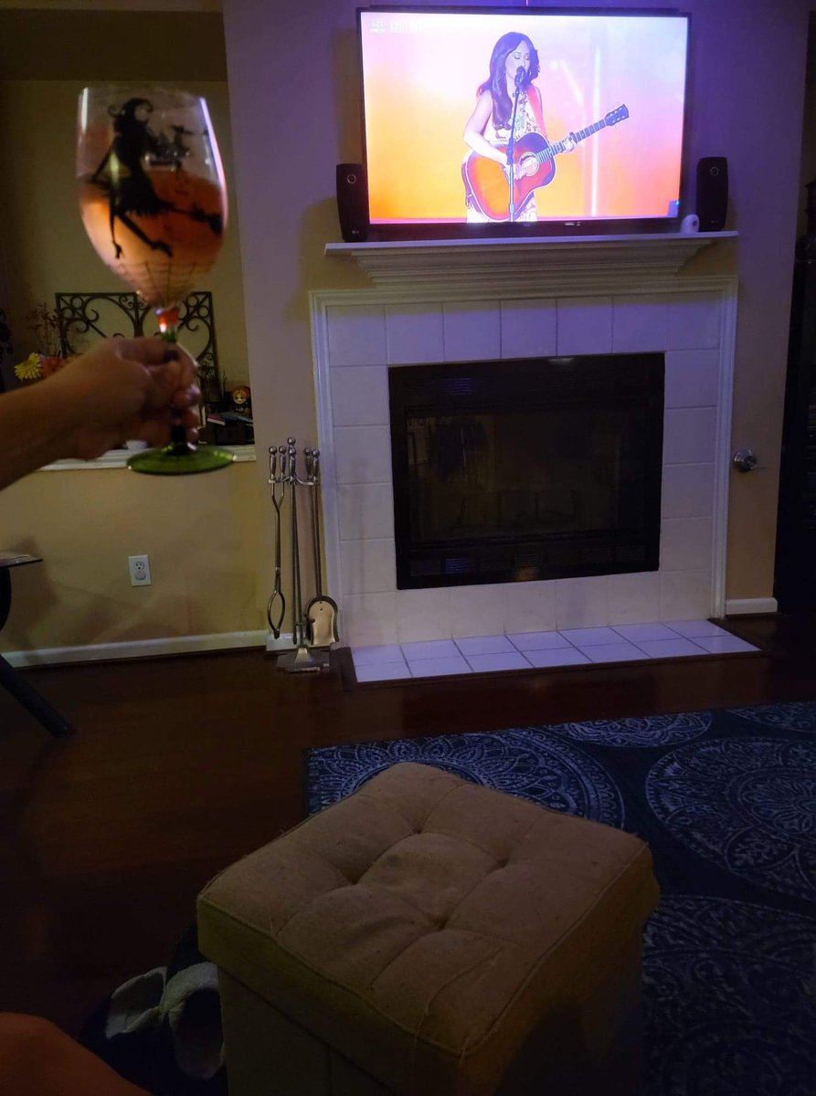 wheres_sandy's tweet photo. With you in ACL spirit @KaceyMusgraves ! 🤠🤩🍷#hulu https://t.co/gbIwrx2qmF