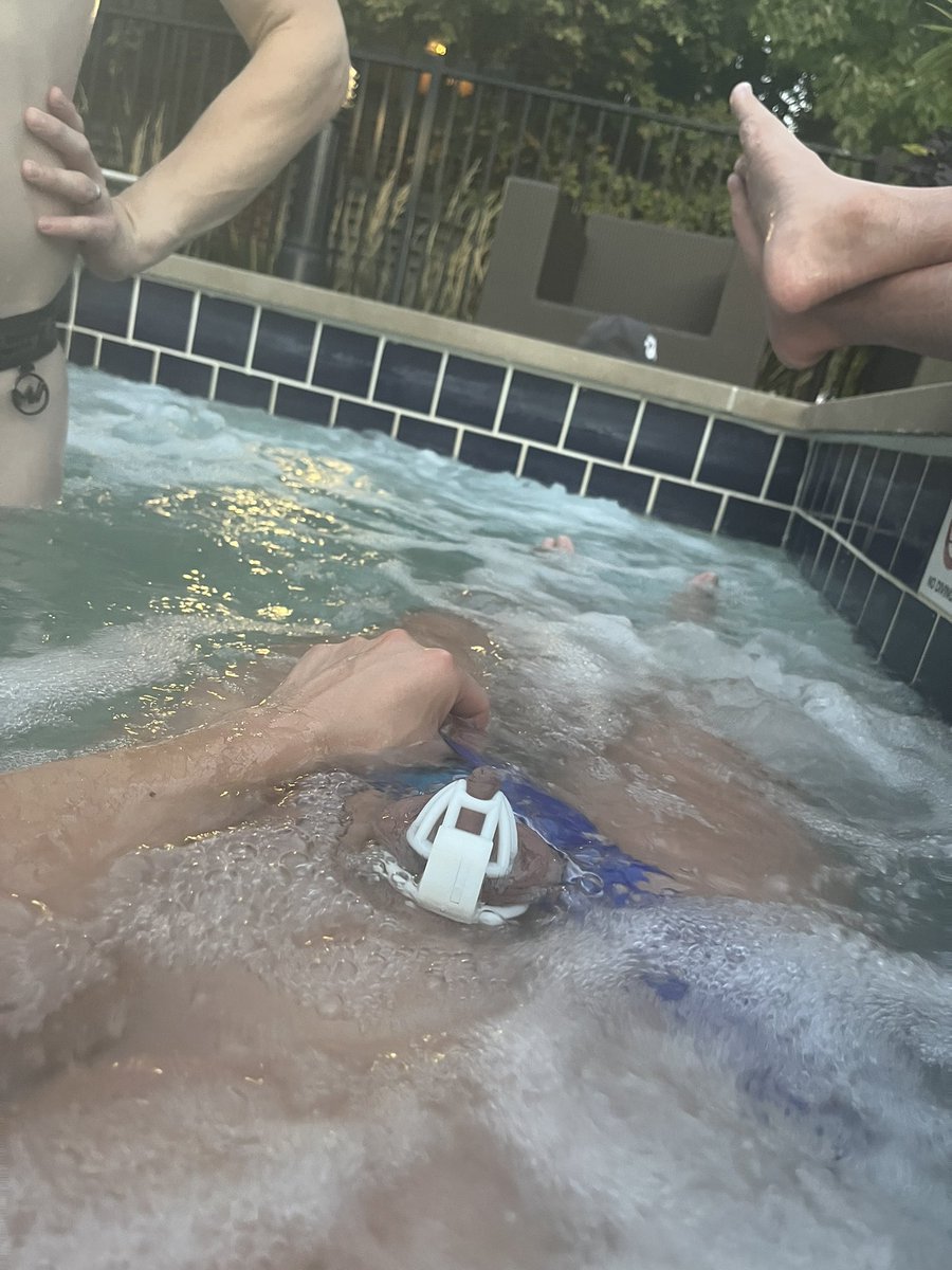 cagedxchase's tweet photo. #Locktober day 9 cage check 🔐✅. Last day before the community hot tub shuts down for the season so figured I have one last soak before it closes. #teamlocked #gaychastity https://t.co/fMh4SsCznA