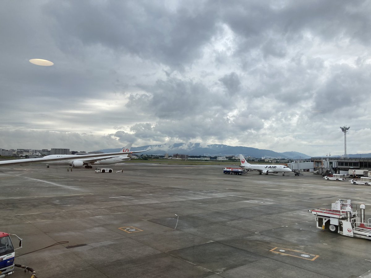 sinsanw's tweet photo. 伊丹着いたで。
UFOちゃうで(-｡-; https://t.co/oKidBQ4qiO