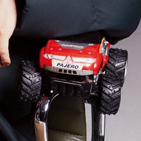 heesngie's tweet image. me sigo riendo que en el carrito que tiene heeseung dice PAJERO 😭?