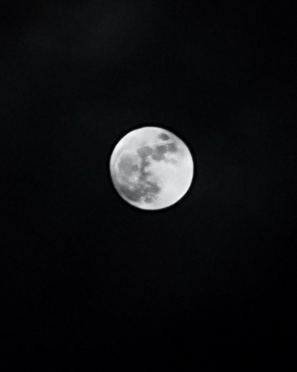 lopezdoriga's tweet image. Así la luna este domingo. Los invito a compartir sus fotos #RT
