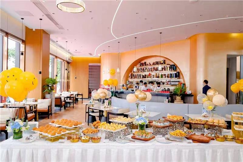 foodiebuddy3's tweet photo. On Oct 1, #HaixinCafe & #PearlRiver Cruise service center officially started businesses on #Haixinsha island, #Guangzhou. The Cafe offers both Chinese and Western #lightmeals, Lingnan-style tea-based #drinks, #coffee, #Cantonese snacks and so on. Want a #CantonTower souvenir? https://t.co/x9O7OCb4wq
