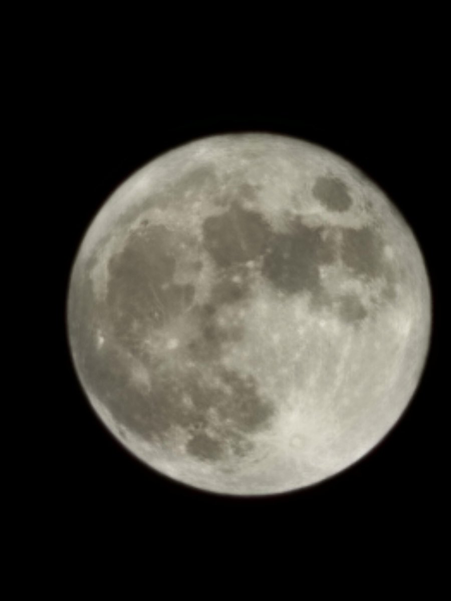 firefly77jlw's tweet photo. Enjoy the little things! #moon #moonlight https://t.co/Mw2pVlWM5T