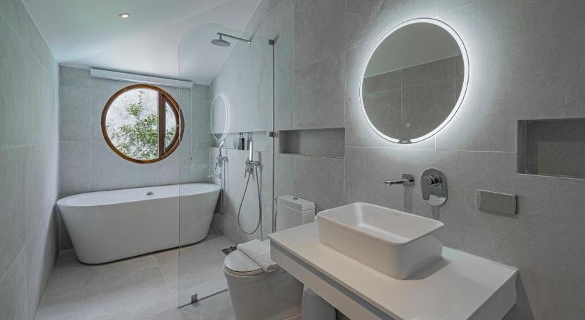 nudihascart's tweet photo. Newlyweds yang tak ada idea nak honeymoon dekat mana, I nak share this one hotel yang asyik lalu dekat fyp tiktok. Rupanya hotel secantik ni RM140/night je!! 

Really love the minimalist interior, literally every corner of the hotel is very instagramable. https://t.co/H1RO4SCYpU