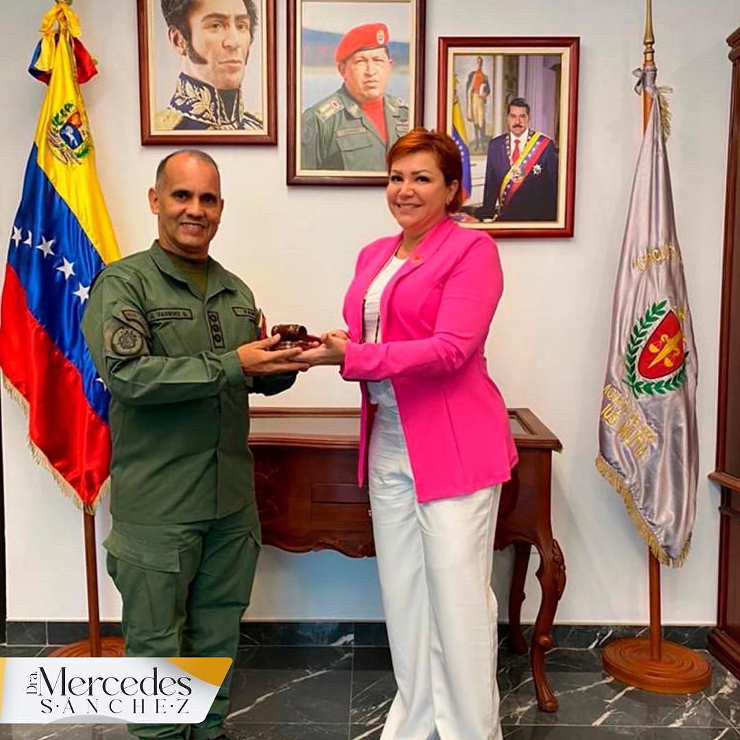 Encuentro institucional entre la jurisdicción ordinaria de la Circunscripción Judicial del estado Bolívar (Jueza Presidenta del Circuito Judicial Penal del estado Bolívar), y la Jurisdicción Militar (Juez Presidente del Circuito Judicial Penal Militar y Corte Marcial). 1/3