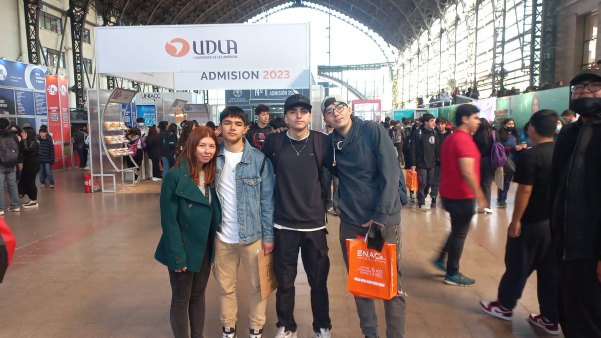 Liceo San Francisco de Quito (Ex Escuela N°18) tweet media