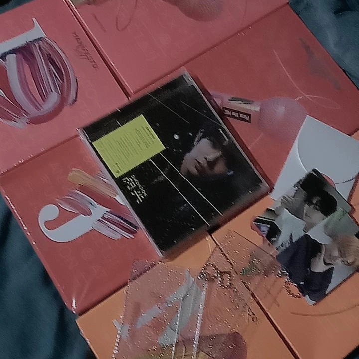 Heevan_lee's tweet photo. ✿ — @K_ace_SHOPPH: #KASPFEEDBACKS
another purchase from my very trusted to go shop had arrived! kahit na matagal bago umuwi sakin album, Super happy ako sa purchase ko! and thank you sa mabilis na response about sa concern ko! till my next purchase po. napauwi niyo rin bais ko😆 https://t.co/nKcMBLbie3