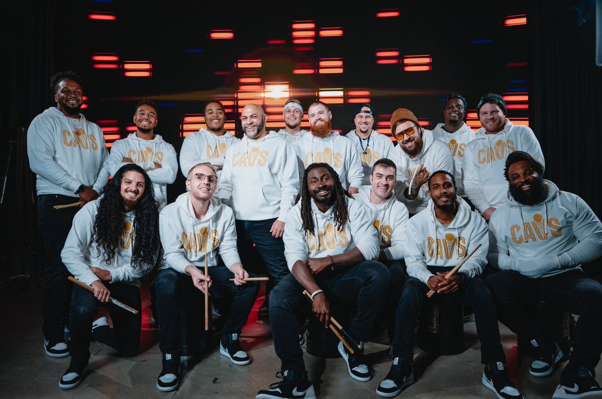 Cavs216Stix's tweet photo. All smiles for tomorrow’s pre-season game 😁🥁 #LetEmKnow https://t.co/DrhQgmb9DM