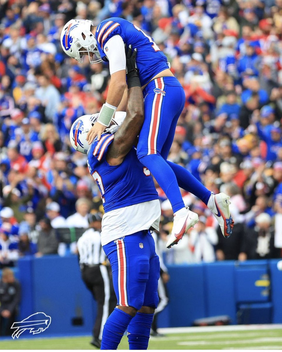 L_Bell5's tweet photo. Just me?👀 #gobills @BuffaloBills @JoshAllenQB @bigj9797 https://t.co/VIIRiC9EWO