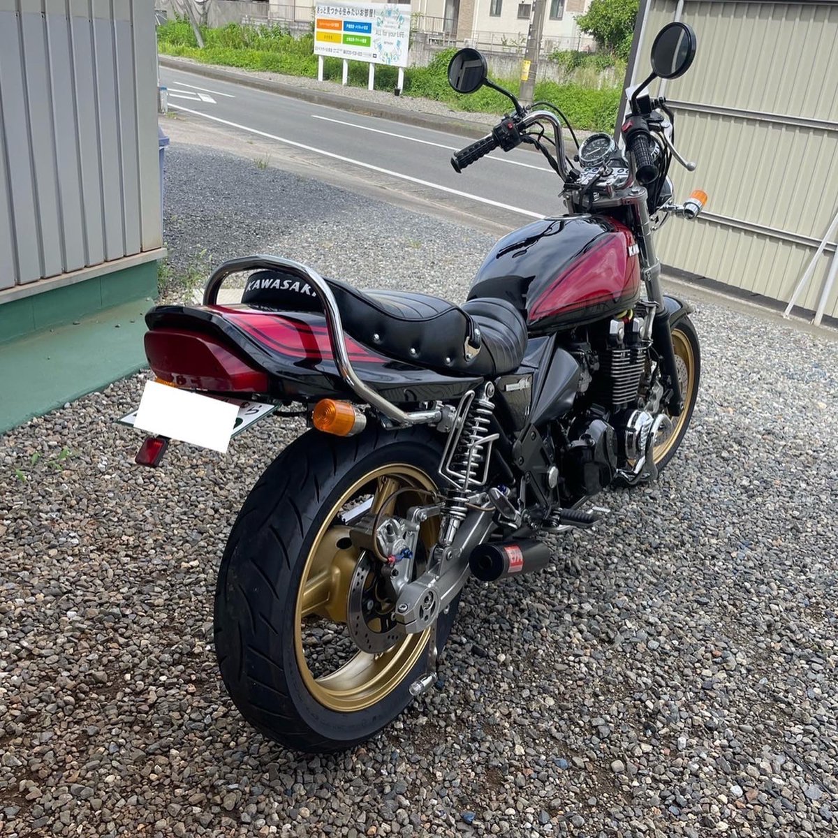 SeatBob's tweet photo. ゼファーχタックロールシートを送らせて頂いたお客様から送って頂きました😁
当店オリジナルのシートで光沢有りの黒レザ��前後アンコ抜き、変形有2段とアクセントに両サイドにリベットを3発づつと大文字のロゴが入ってます👍🏻
現行のロゴも選択可能です🙂
03-6423-1360
https://t.co/Edf8BYCLhZ
#zephyr https://t.co/V1pVPrpUqL