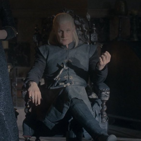 DreamofASOIAF's tweet photo. Bro sitting like a bad bitch 😂 #HouseOfTheDragon https://t.co/jg8x708aA2