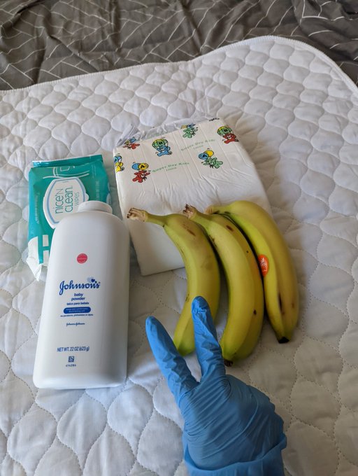 Diaperperv (NOT A Domme/mommy)’s pics and videos