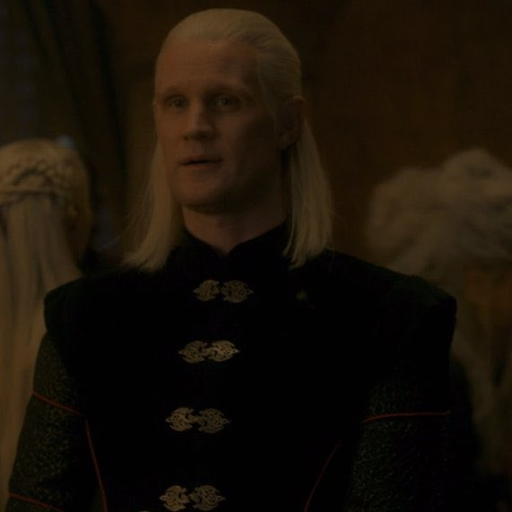 KatiaCO13's tweet photo. El preciso momento en el que Daemon se da cuenta que  Aemond es de cuidado. 
Un Targaryen loco reconociendo a otro Targaryen loco.

#HouseOfthedragon  #HOTD   #HouseTargaryen https://t.co/oeP59fvrwI