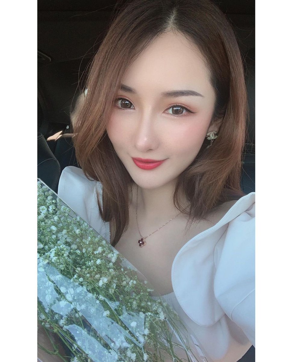 Happy time is always fleeting, but she comes every day.