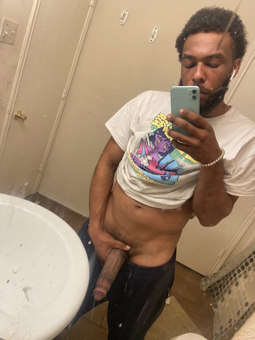 I need some friends 🤭 https://t.co/FMLfkVYxnz<a href="/tag/retweet"class="tags"><span>#retweet</span></a>