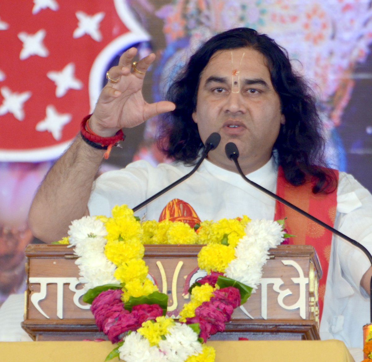 YasthaFilms's tweet photo. परम पूज्य शांतिदूत पं. श्रीदेवकीनंदन ठाकुरजी महाराज ने रविवार दोपहर हनुमान टेकरी काठियाबाबा आश्रम में श्री टेकरी के हनुमानजी भागवत कथा समिति के तत्वावधान में सात दिवसीय श्रीमद् भागवत कथा https://t.co/MO1fnpmO65