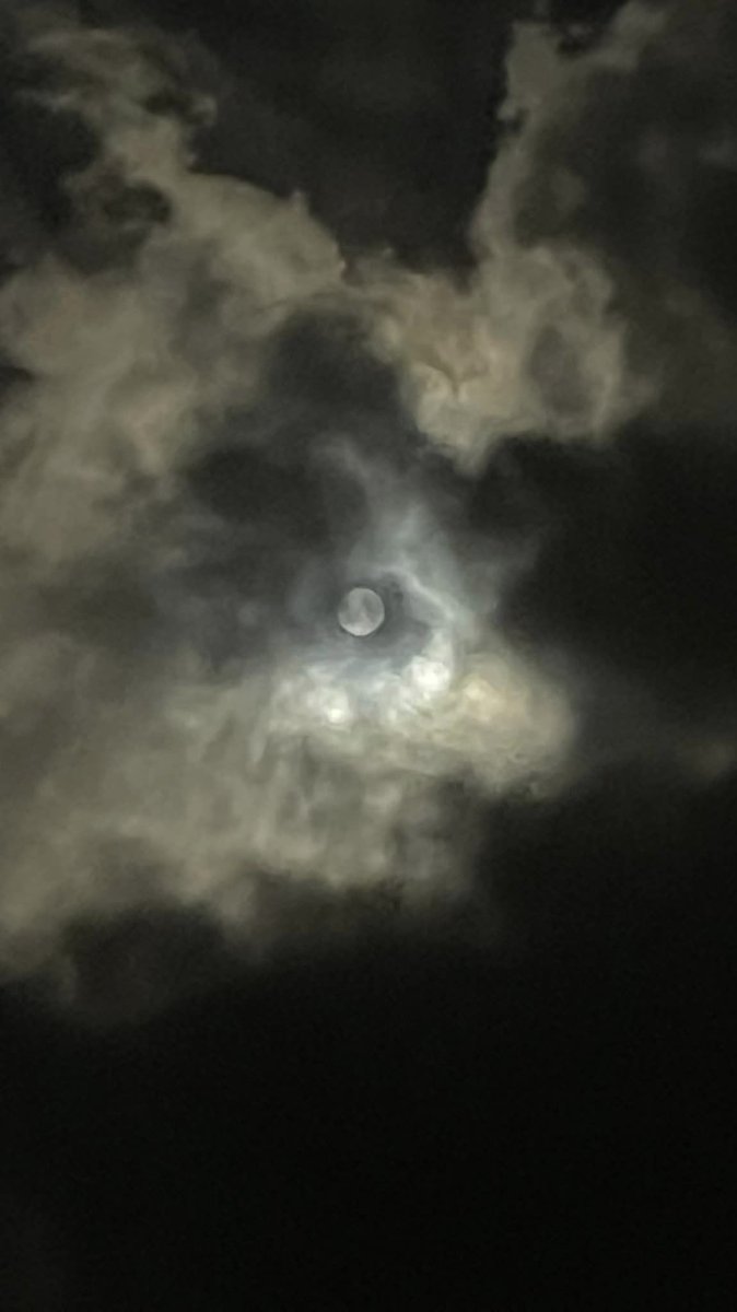 priiyasingh111's tweet photo. #SharadPurnima शरद पूर्णिमा का चाँद https://t.co/InEptHNLJM