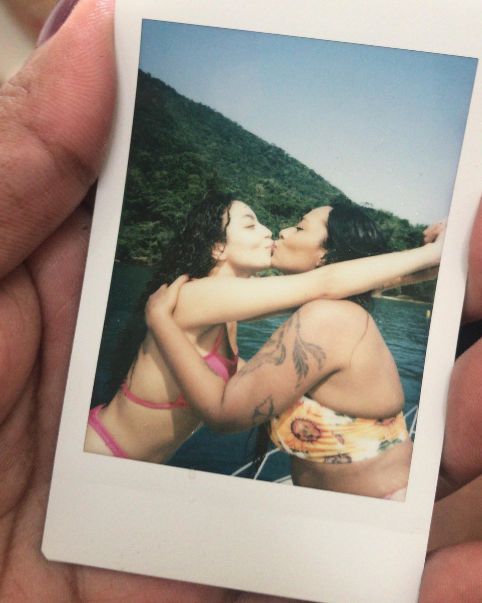 AnyGTidings's tweet photo. Essas duas! 🥹 Mensagem de Sassá Lisboa parabenizando Any Gabrielly. #20DaAny https://t.co/wTGmiG6Iak