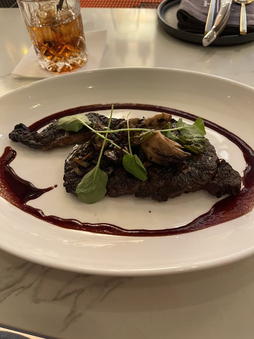 Watch Towelliee's leaked NSFW photo on TwXstars