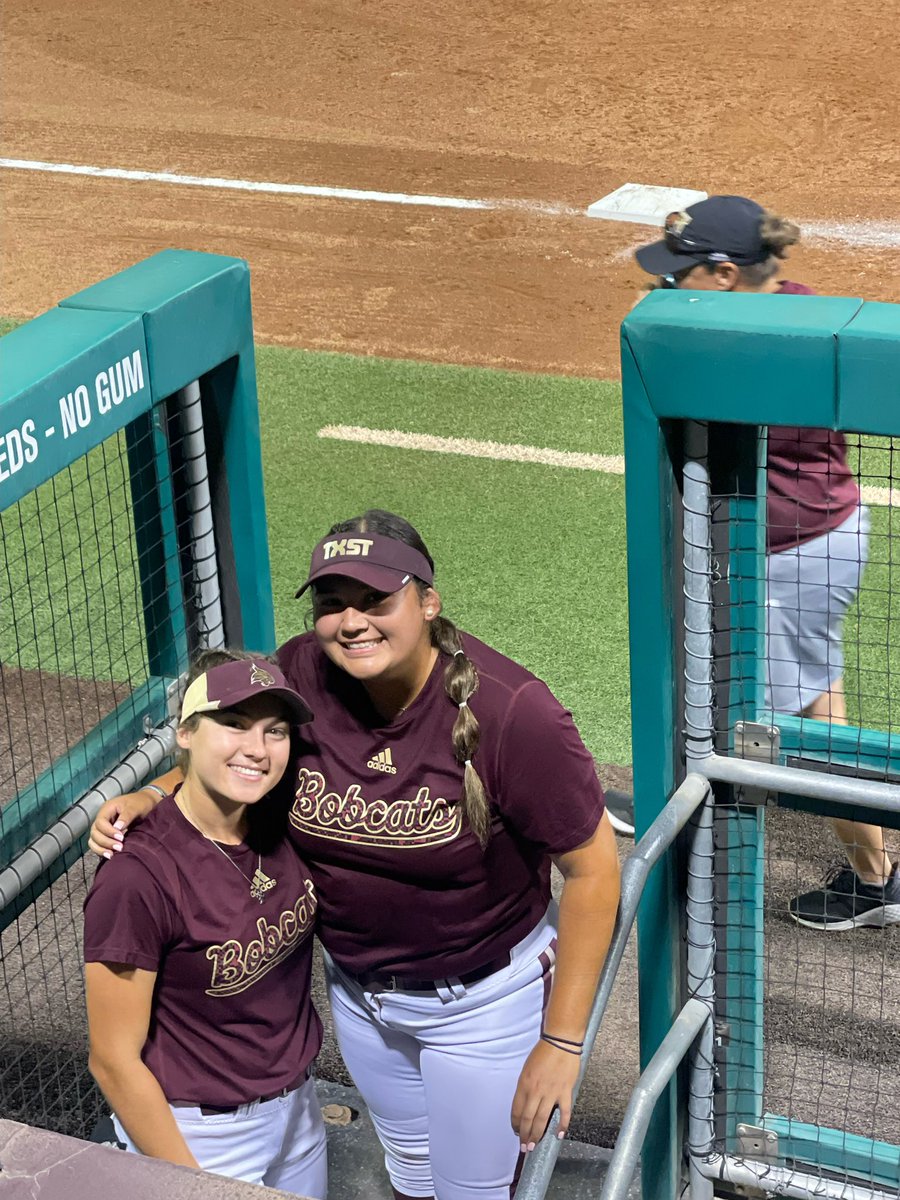 18uNaudinSouth's tweet photo. Love seeing Megan Kelnar & Analisa Soliz (TXST) out on that field for the 1st time as Bobcats & sharing their love for softball with future ball players #TGN #softballfamily #collegedebut @KelnarMegan @Analisasoliz @CSA_Athletes @castillaJaime5 https://t.co/9oGhd7AIax