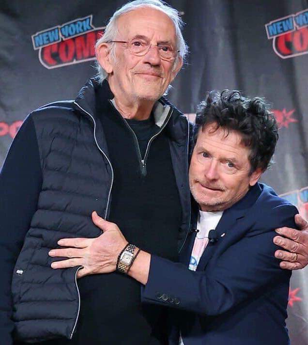 ImagenRetro's tweet photo. El reencuentro de Christopher Lloyd y Michael J. Fox en la New York Comic. https://t.co/HNjsv77DEP