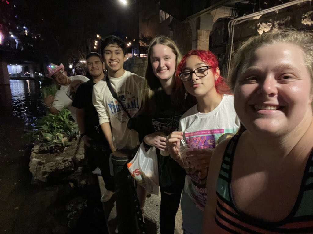 Busy day at #FallFiesta <a href="/TxAJE/">TAJE</a> today! Learned so much and enjoyed some great food in between all the learning! Excited to put our plan to action. #journalism #timetowork