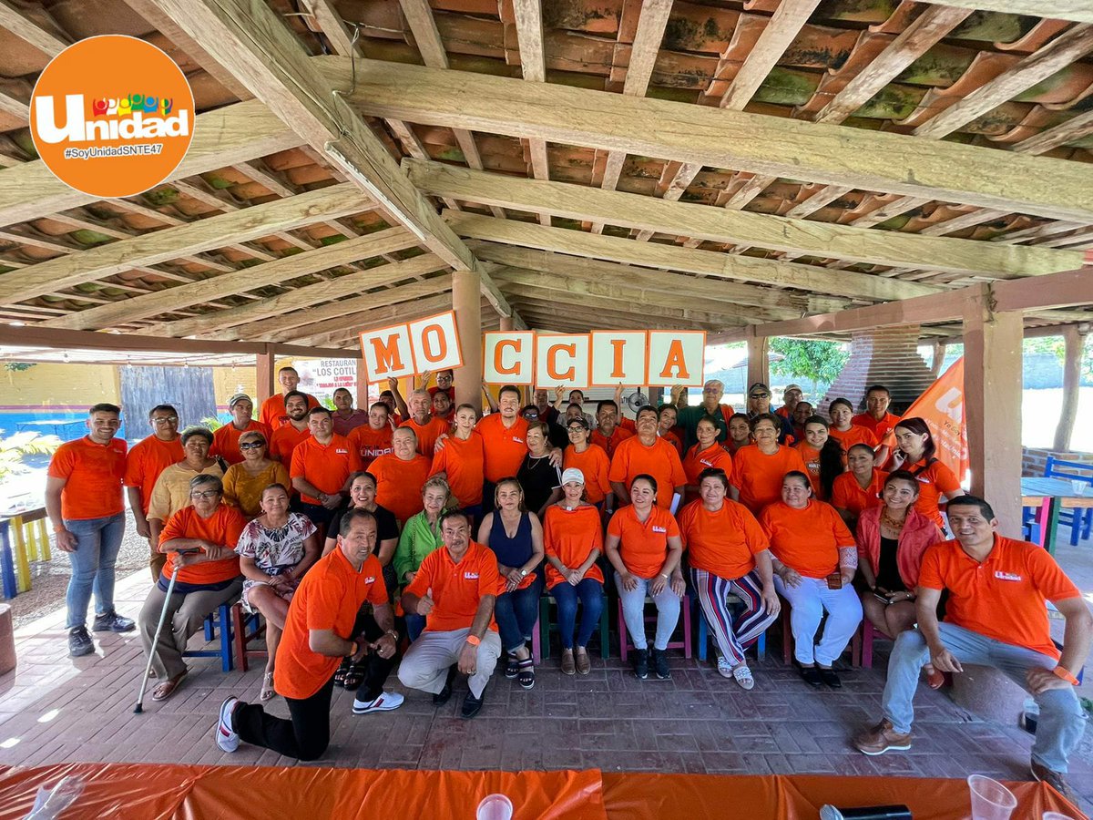 UnidadSNTE47's tweet photo. Compañeros maestros y trabajadores de la educación de niveles de preescolar,primaria, secundaria y jubilados de Tomatlán expresaron sus propuestas y generamos compromisos a favor de la educación. Vamos juntos por la #UNIDAD
#SoyUnidadSnte47
#JaliscoEsUnidad
#PlanillaNaranjaSNTE47 https://t.co/Mr5gKcSexP